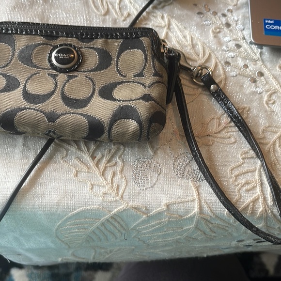 Coach wristlet 5.5” - Picture 2 of 8